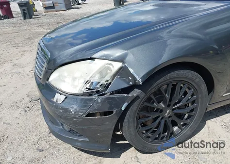 2007 Mercedes-Benz S 550 4Matic z USA, uszkodzony, nr VIN WDDNG86X17A109257